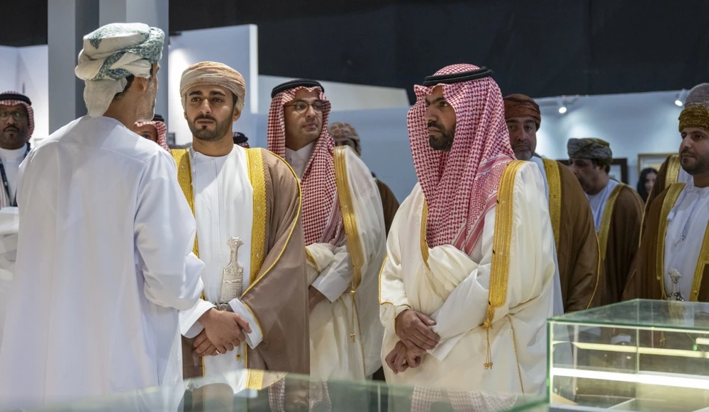 Saudi culture minister and Omani counterpart visit Riyadh book fair, attend concert