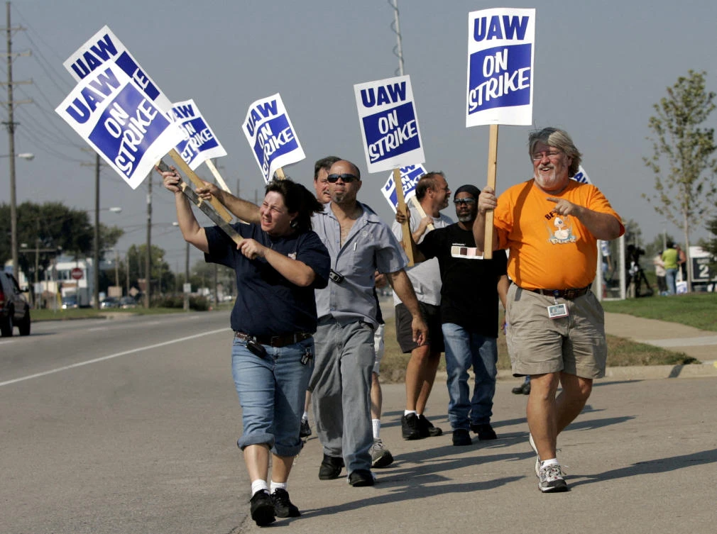 UAW says its ‘strike is working,’ holds off on more walkouts