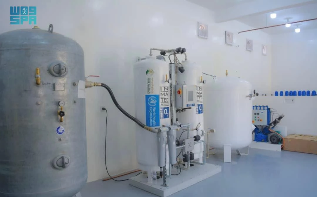 The station will produce 72 cylinders of oxygen a day with 40-liter capacity each at Shahid Mehnef Hospital in Yemen. (SPA)