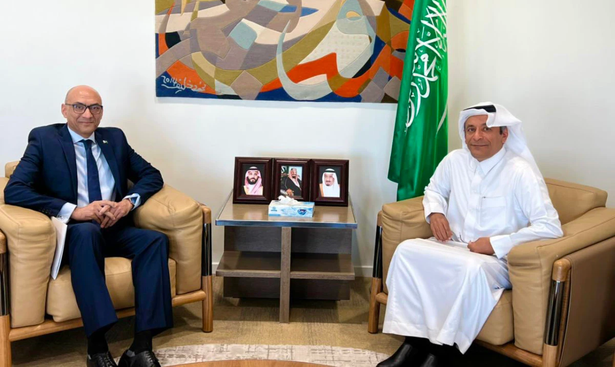 Saudi deputy minister meets Pakistan ambassador to the Kingdom