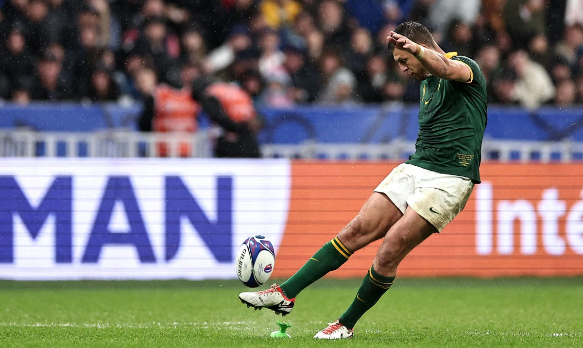 South Africa's flyhalf Handre Pollard scores a penalty kick during the France 2023 Rugby World Cup semifinal match between England and South Africa at the Stade de France in Saint-Denis, on the outskirts of Paris, on Saturday. (AFP)