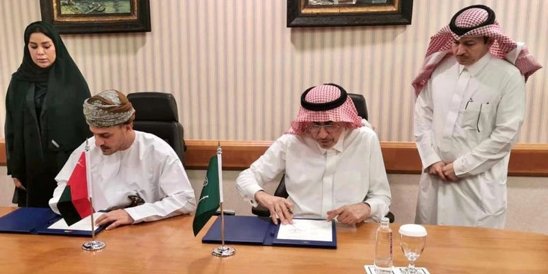 The MoU was co-signed by Chairman of Oman’s Environment Authority Abdullah bin Ali Al-Amri and CEO of the Saudi Nuclear and Radiological Regulatory Commission Khalid bin Abdulaziz Al-Issa. Oman News Agency