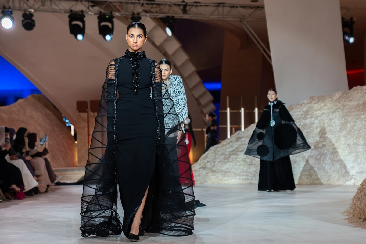 Abid described the collection as reflecting “darkness, light, and opposites.” (AN/ Huda Bashatah)