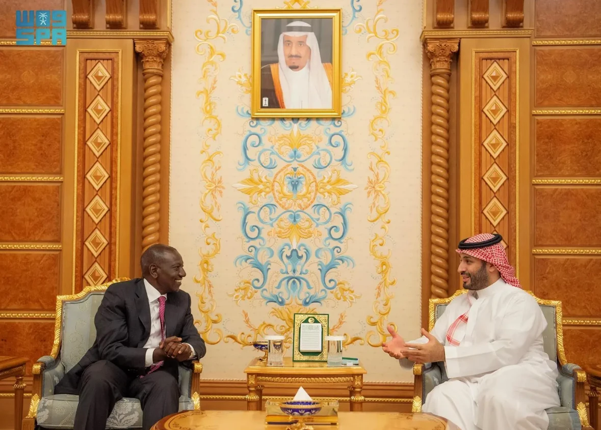 Crown Prince Mohammed bin Salman speaking to Kenyan President William Ruto. SPA.