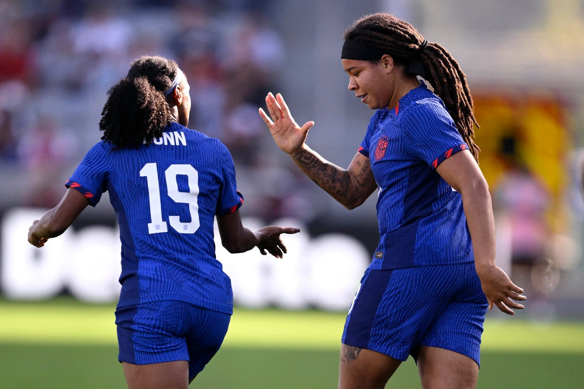 US forward Mia Fishel celebrates with midfielder Crystal Dunn (19) after scoring a goal against the Colombia during the second half of their exhibition game at Snapdragon Stadium. Sunday. (USA TODAY Sports)