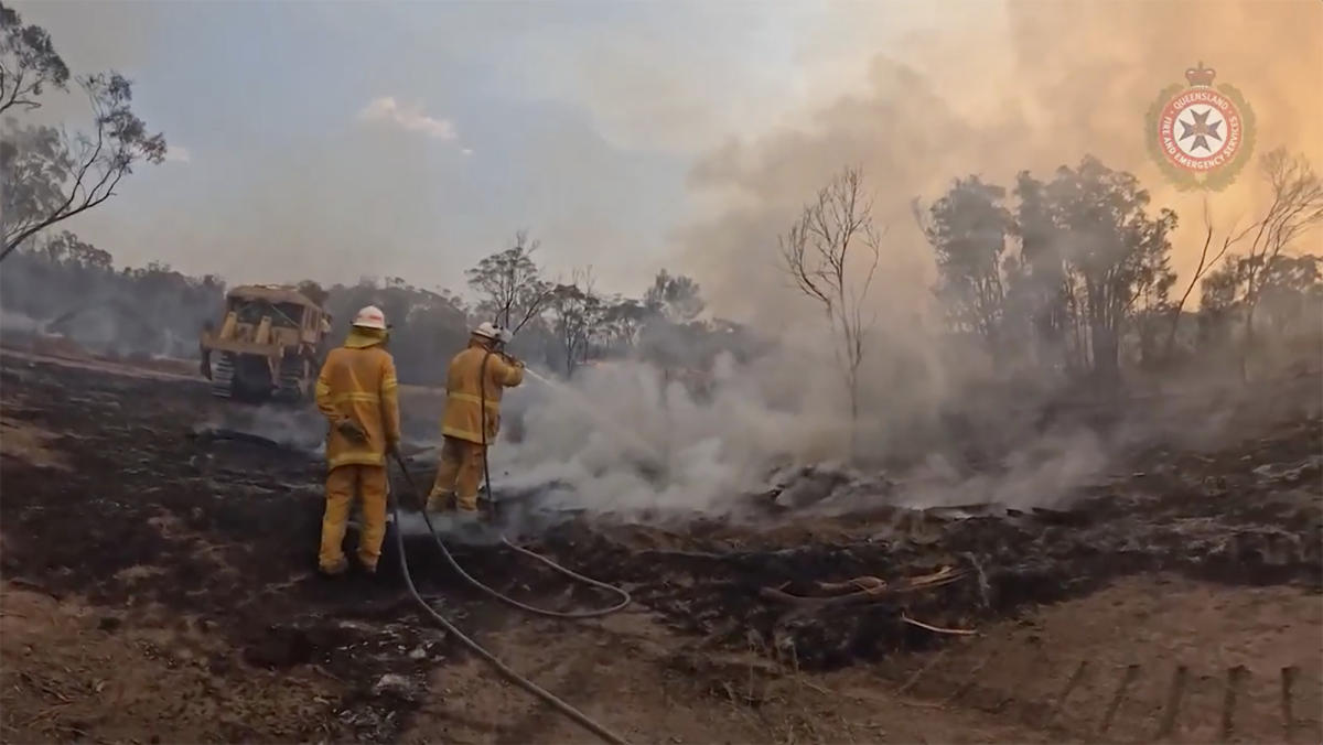 Firefighters have been battling the blaze that has scorched the Queensland state town of Tara for more than a week. (Queensland Fire And Emergency Services via AP)