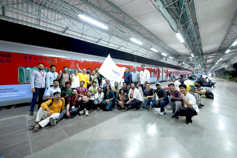 Entrepreneurs from G20 countries start their Jagriti Startup20 train journey across India in Mumbai on Oct. 28, 2023. (Jagriti Yatra)