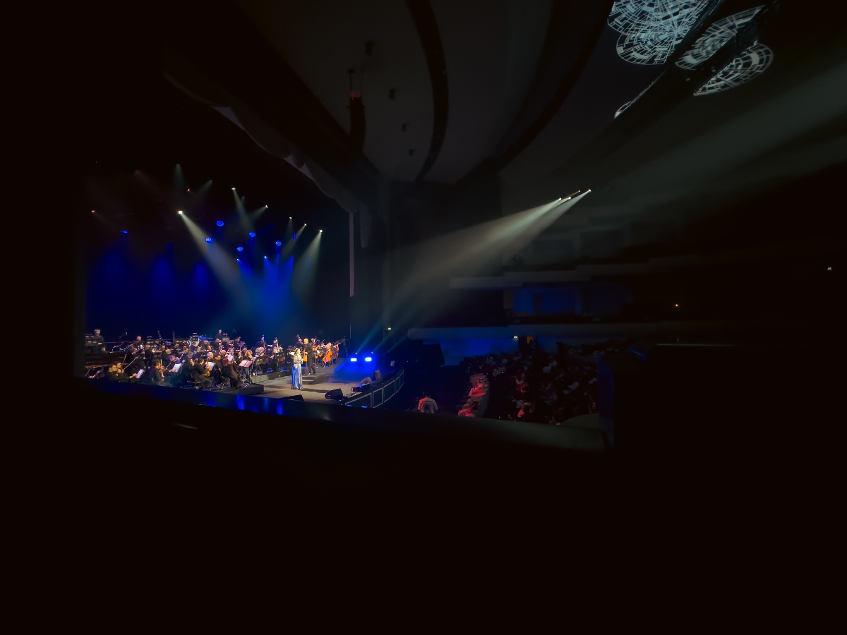 On the second night of the festival, singer-songwriter, Eurielle, enchanted the crowd with a full set of music inspired by fantasy and love.(Abdulrhman Bin Shalhoub)