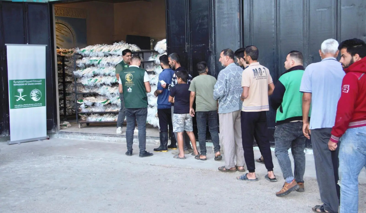 A wide range of assistance is provided through Saudi aid programs, including food security, health, sanitation, shelter, nutrition, education, telecommunications, and logistics. (SPA)