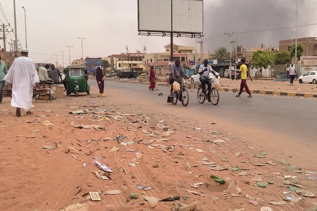 In this photo taken on July 15, 2023, smoke rises above buildings in Khartoum's twin city of Omdurman amid fighting between Sudan's armed force and the Rapid Support Forces paramilitary group. (AFP/File)