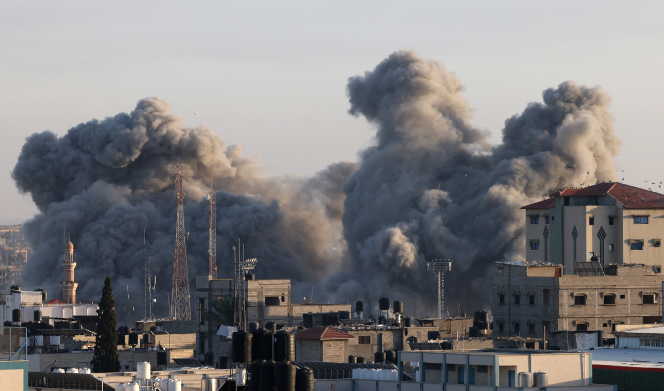 Smoke billows following an Israeli strike in Rafah in the southern Gaza Strip on November 6, 2023, amid ongoing battles between Israel and the Palestinian Hamas movement. (AFP)