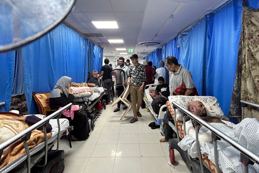 Patients and internally displaced people are pictured at Al-Shifa hospital in Gaza City on November 10, 2023, amid ongoing battles between Israel and the Palestinian Hamas movement. (AFP)