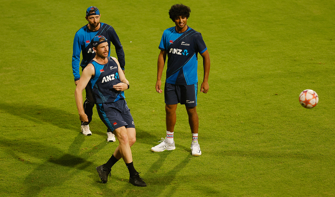 (From left to right) New Zealand's Lockie Ferguson, Devon Conway and Rachin Ravindra play football during a practice session ahead of the ICC Cricket World Cup Semi-Final at Wankhede Stadium in Mumbai on November 13, 2023. (REUTERS)