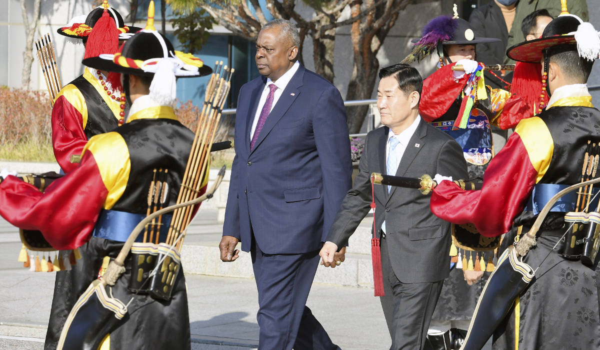 U.S. Secretary of Defense Lloyd Austin, center left, and South Korean Defense Minister Shin Won-sik, center right, attend a welcome ceremony before their Defense Minister meeting of the South Korea-United Nations Command (UNC) Member nations at the Defense Ministry in Seoul, South Korea, on Tuesday, Nov. 14, 2023. (AP)