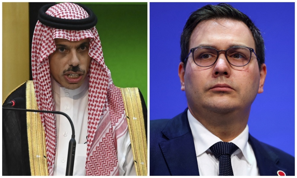 Saudi Foreign Minister Prince Faisal bin Farhan and his Czech counterpart Jan Lipavsky. (File/AFP)