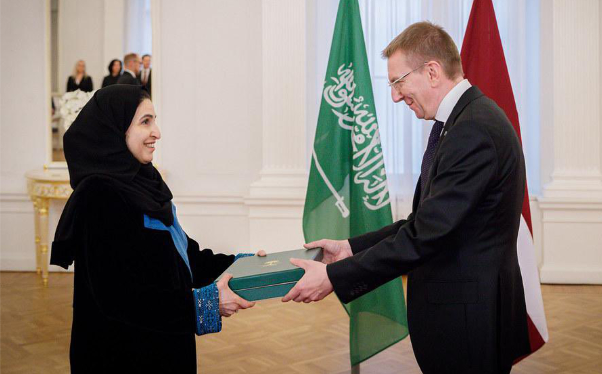 Saudi envoy presents credentials to Latvian president