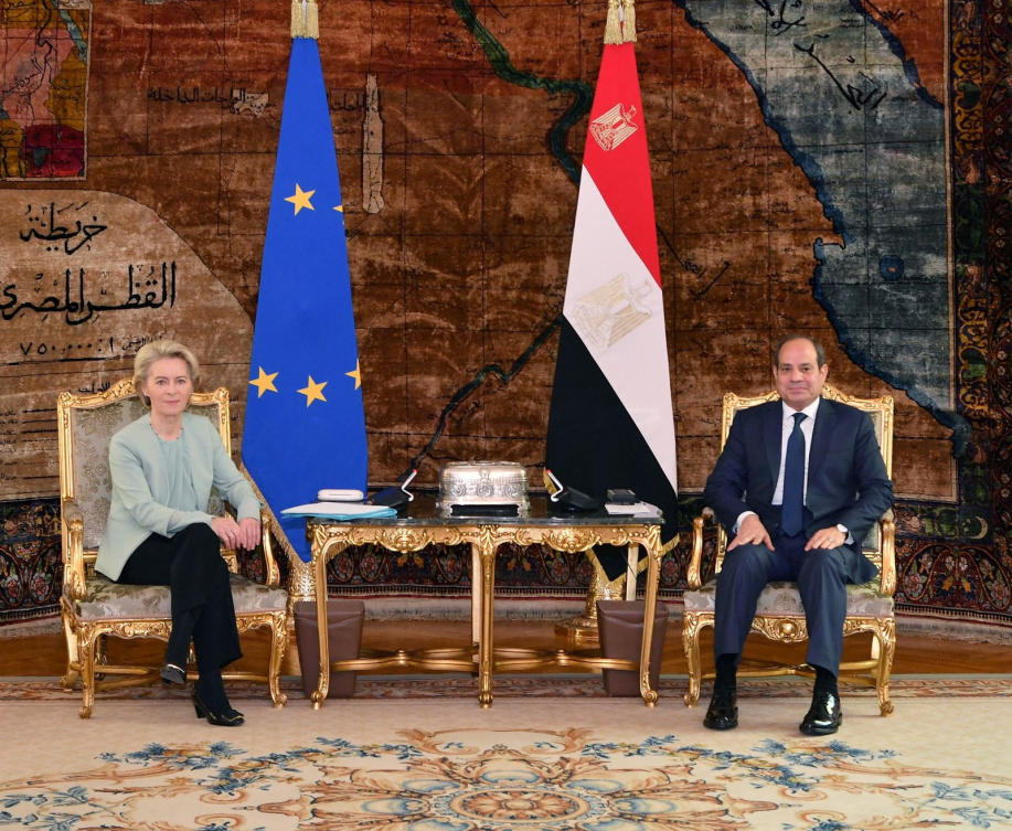 Egyptian President Abdel Fattah El-Sisi meets with European Commission President Ursula von der Leyen to discuss the latest developments in the Gaza Strip, at the Ittihadiya presidential palace in Cairo on Nov. 18, 2023. (Reuters)
