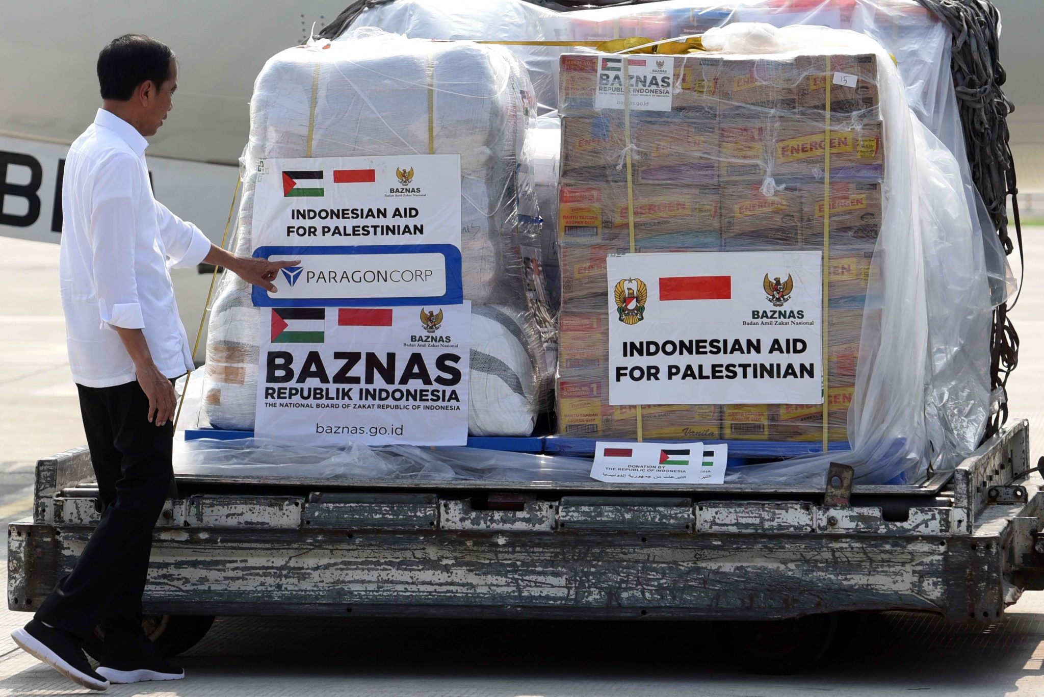 Indonesian President Joko Widodo oversees the dispatching of aid for Gaza in Jakarta. (Supplied)
