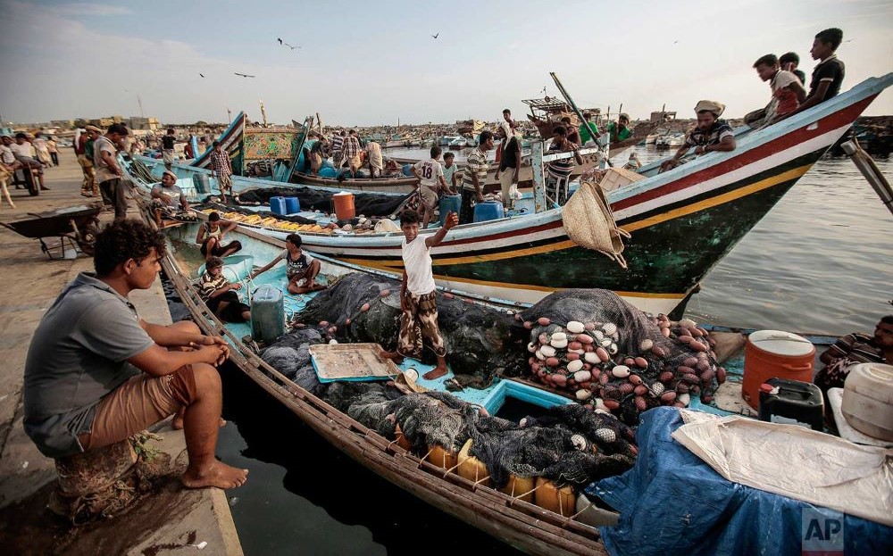 Fishermen prepare to go to sea, Hodeida, Yemen, Sept. 29, 2018. (AP Photo)