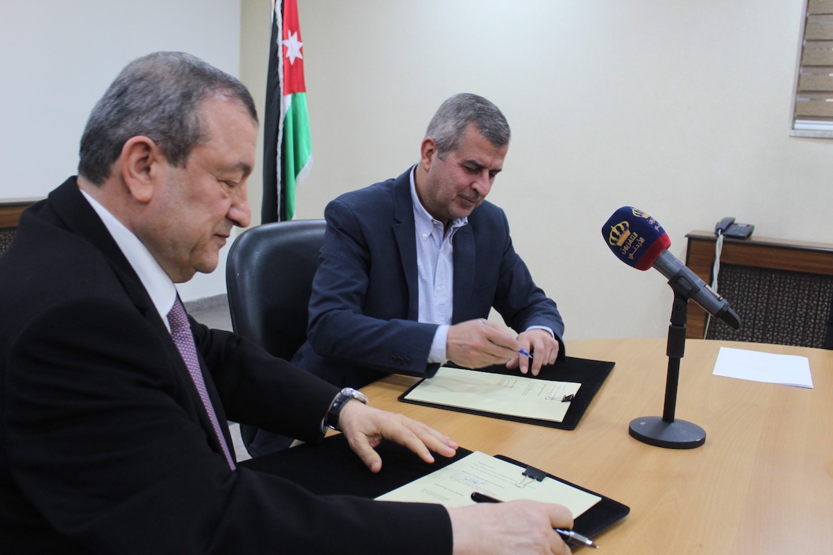 Jordan’s Minister of Energy and Mineral Resources Saleh Kharabsheh and Ahmad Saleh, the chairman of Mass Group Holding. (Petra)