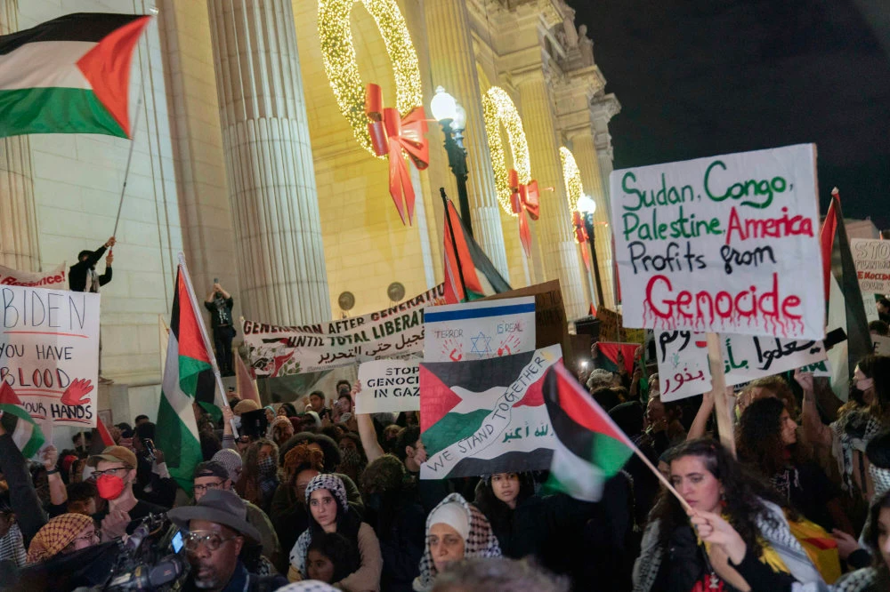 Protesters rally during a pro-Palestinian demonstration asking for a cease fire in Gaza, in Washington, Nov. 17, 2023. (AP)