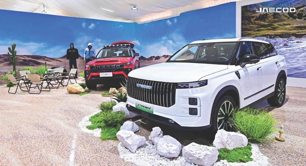 The first officially modified J7 made its appearance at the expo. The modifications to J7 accentuate its ruggedness, instilling a sense of grandeur and wild allure.