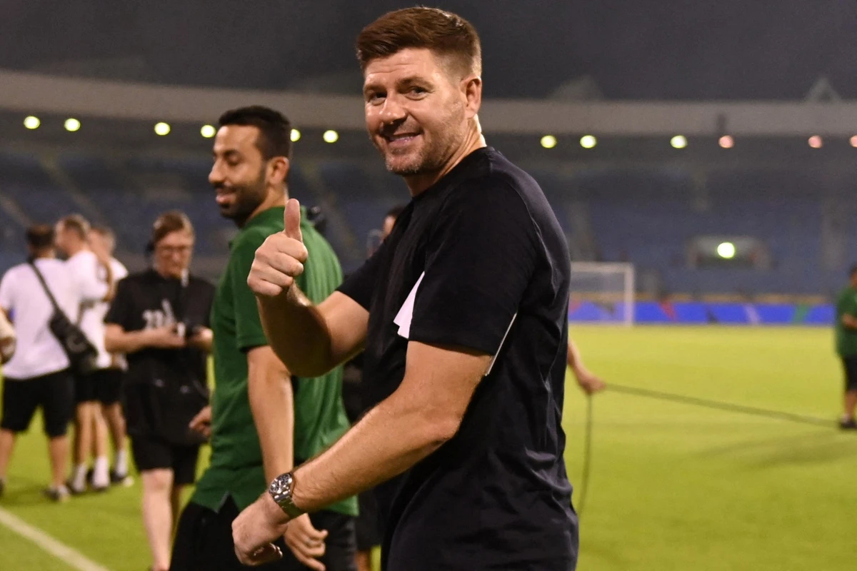 Ettifaq's English coach Steven Gerrard celebrates his team's win in the Saudi Pro League football match between Al-Ettifaq and Al-Nassr (AFP)