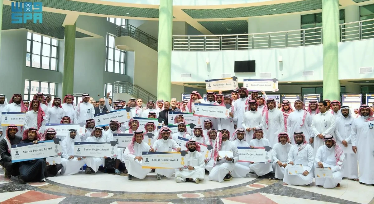 Graduation Projects Exhibition at Jazan University's College of Engineering featured 35 student projects. (SPA)
