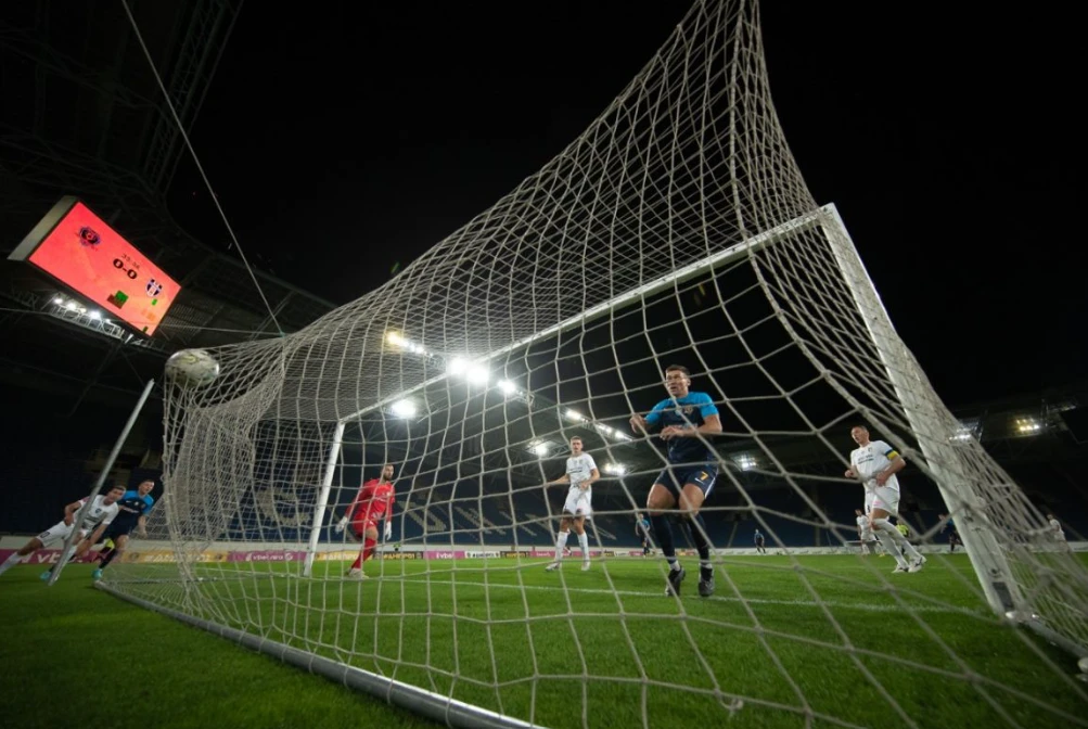 Dnipro-1 defeated FC Oleksandriya 1-0 in Dnipro. Players were called off the pitch several times because of the danger of Russian air attacks. (scdnipro1.com.ua)
