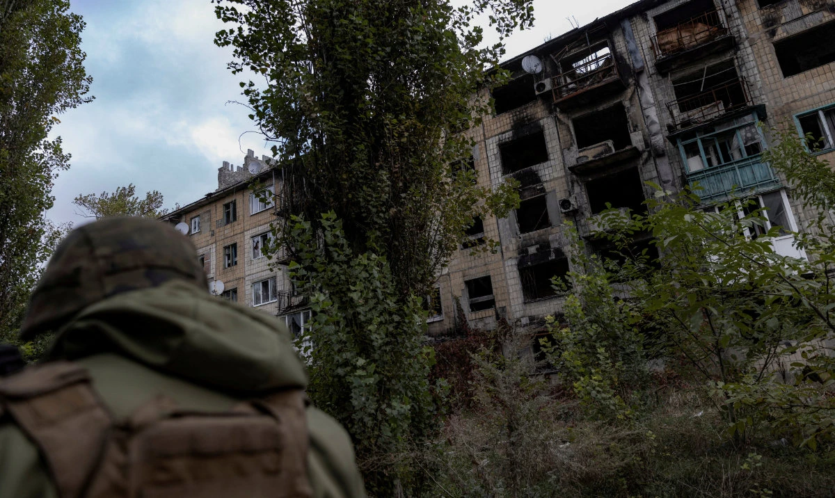 Ukrainian forces hold line in shattered eastern town of Avdiivka — military
