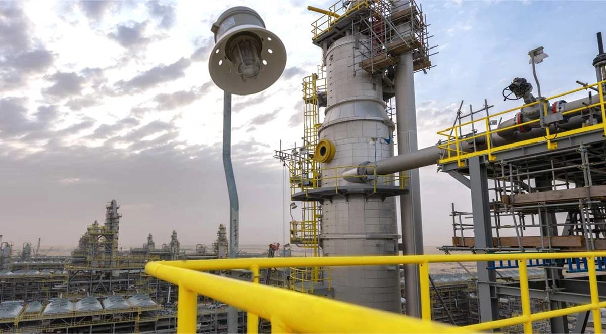 Unconventional tight gas, also known as shale gas, is typically found in reserves where hydrocarbons are tightly trapped within rock layers. Aramco.