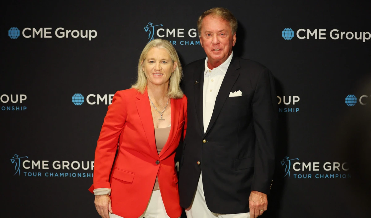 LPGA Commissioner Mollie Marcoux Samaan with CME Group CEO Terry Duffy after announcing a two-year sponsor extension of the CME Group Tour Championship with a increased $11 million purse and record $4 million first-place prize. (AFP)