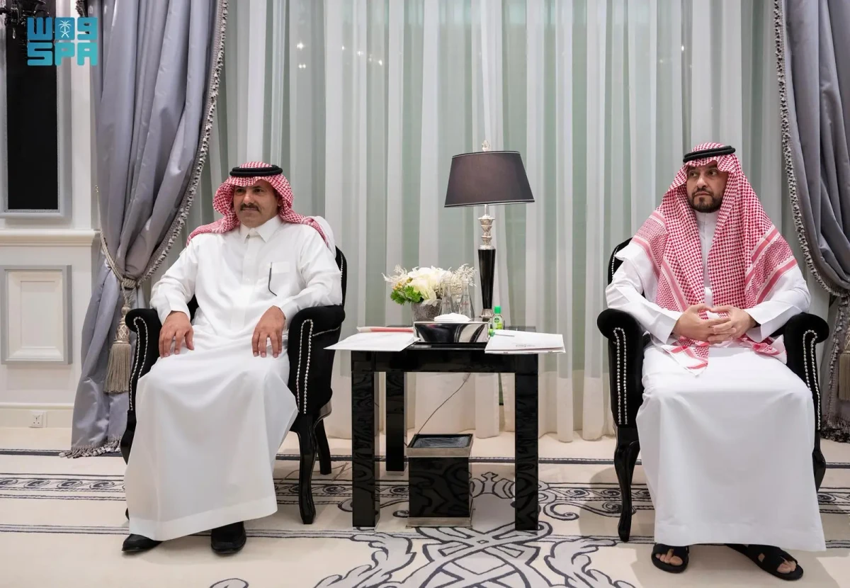 Saudi Arabia’s Minister of Defense Prince Khalid bin Salman meets with UN Special Envoy to Yemen Hans Grundberg. (SPA)