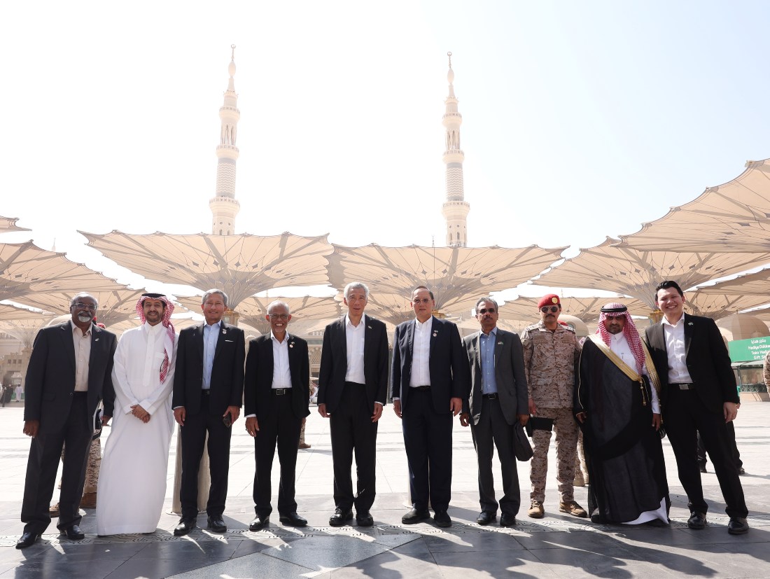 Singapore Prime Minister Lee Hsien Loong and members of his cabinet visit Madinah on Oct. 20, 2023. (Singapore PM’s Office)