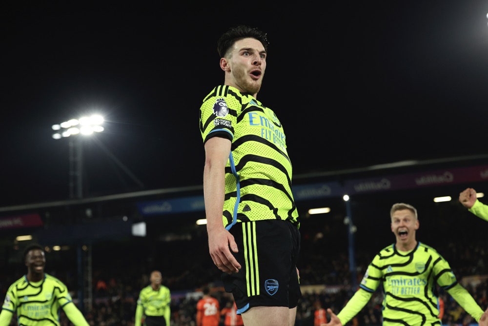 Arsenal moves 5 points clear in Premier League after last-gasp win but Raya’s form remains a concern