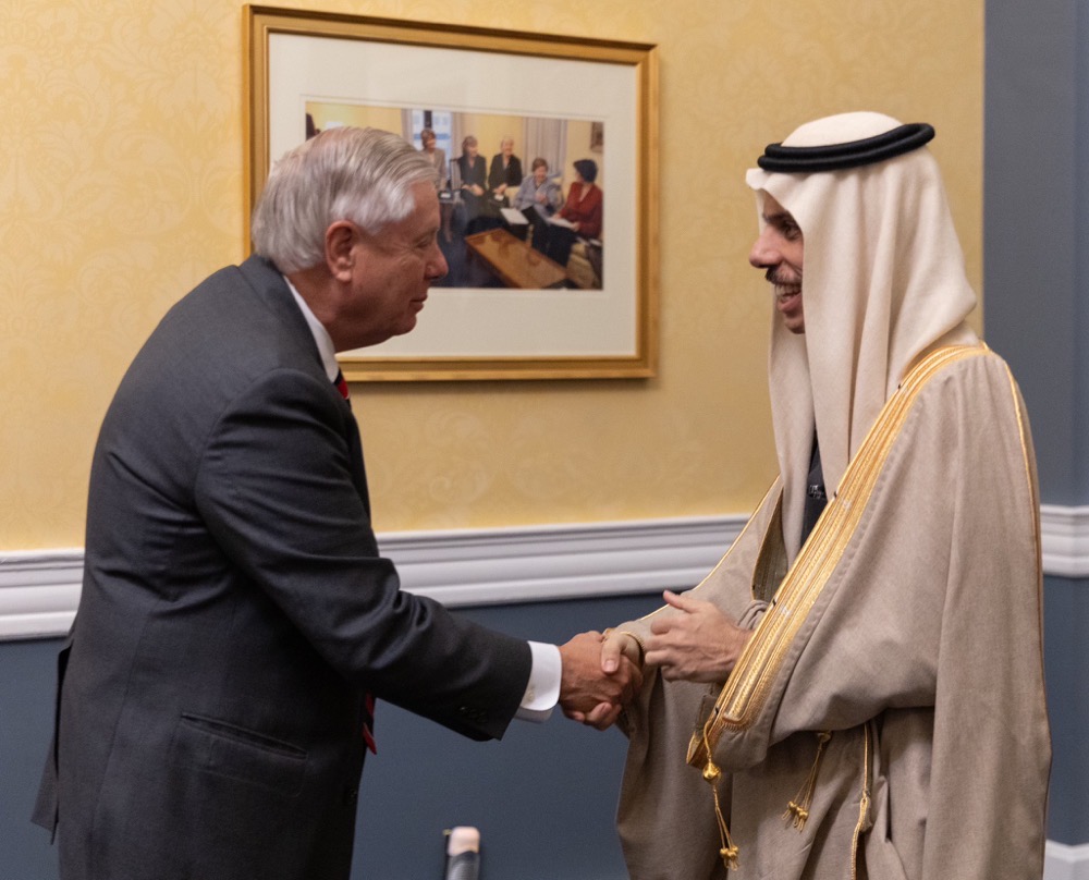 Lindsey Graham shakes hands with Prince Faisal. (KSAMOFA)