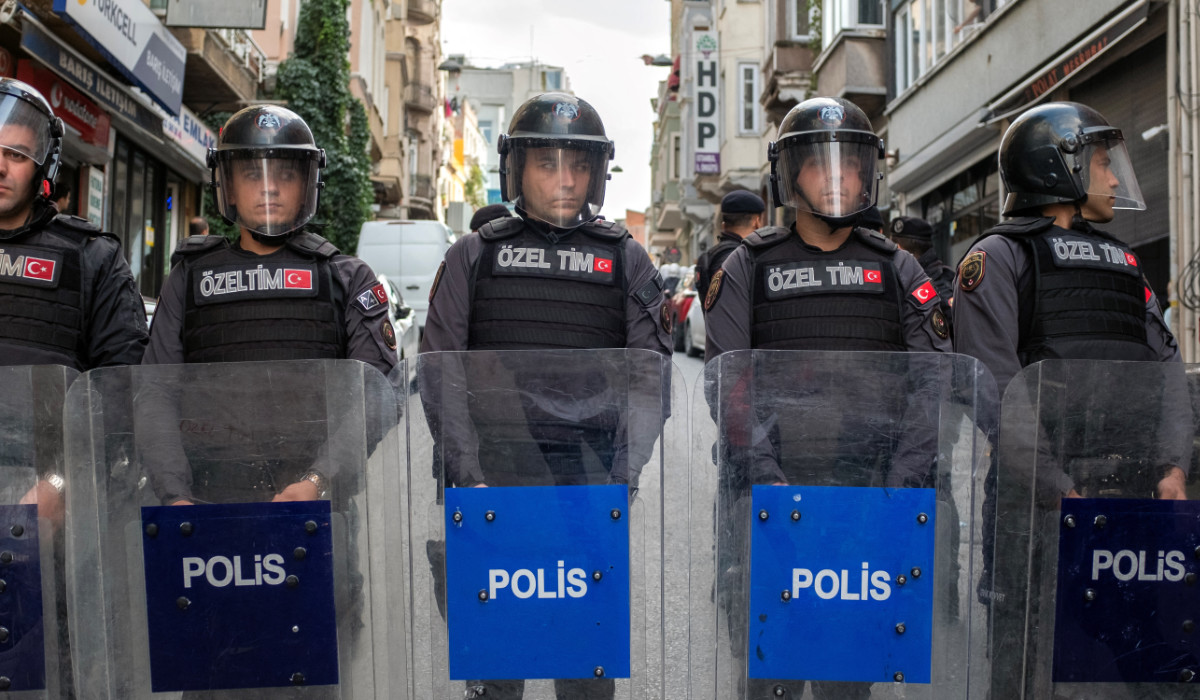 Turkish police stand guard in Istanbul. (AFP file photo)