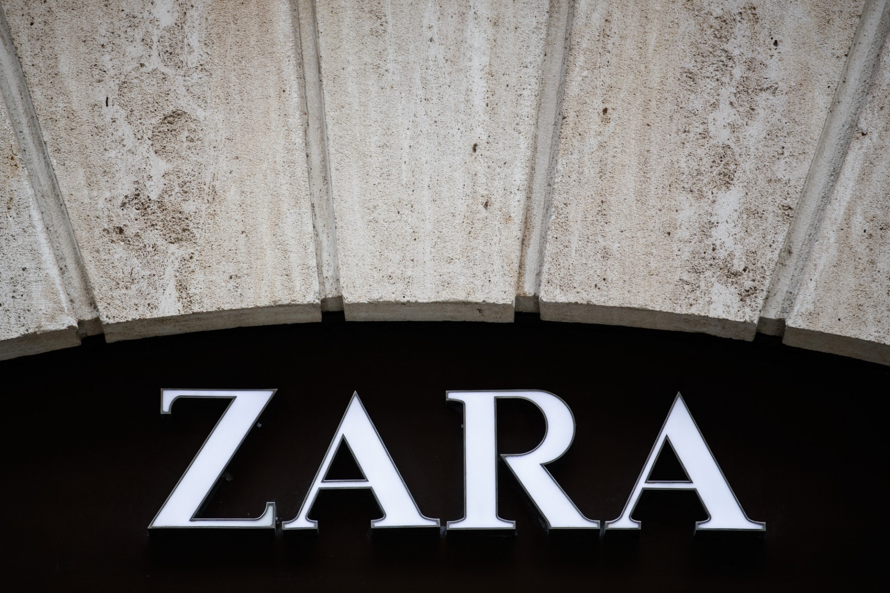 Zara pulls ad, says it regrets ‘misunderstanding’ over photoshoot after Gaza boycott calls