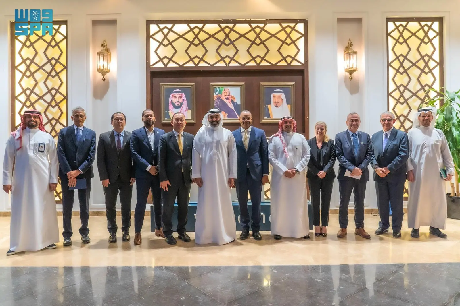 Saudi Minister of Communications and Information Technology Abdullah Al-Swaha meets with a delegation from the World Bank Group. (SPA)