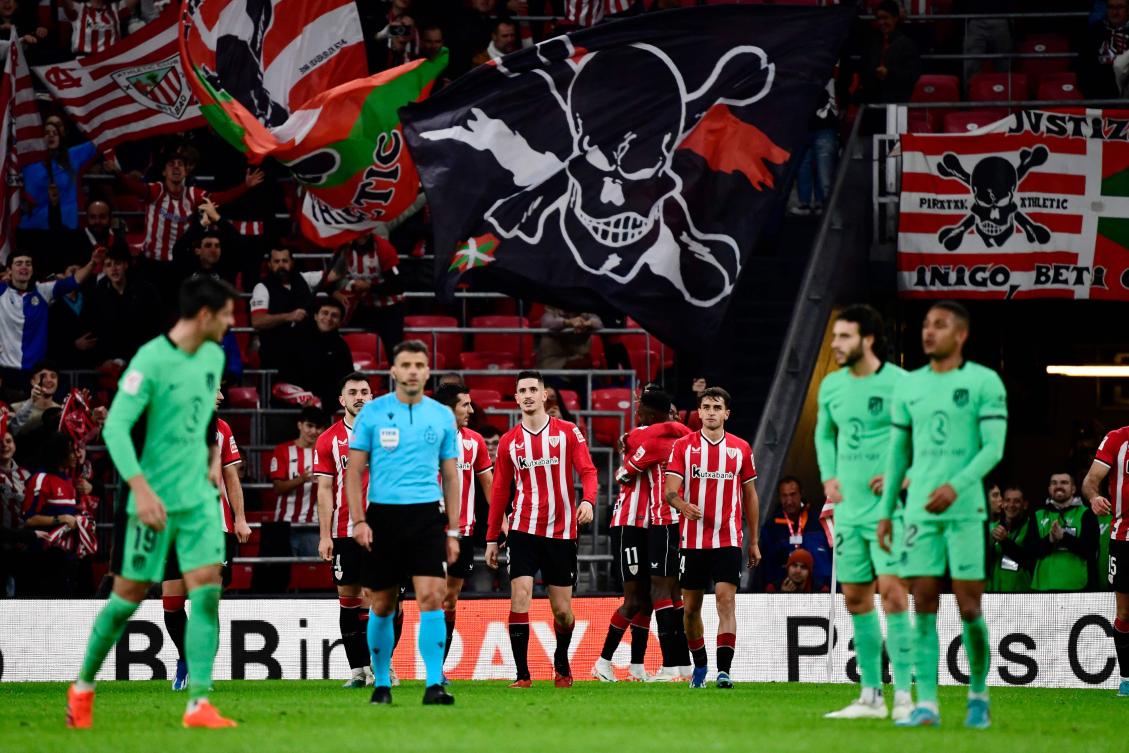 Atletico Madrid players react to Athletic Bilbao’s second goal scored by Bilbao’s Spanish forward Nico Williams during their Spanish league match at the San Mames stadium in Bilbao on Dec. 16, 2023. (AFP)