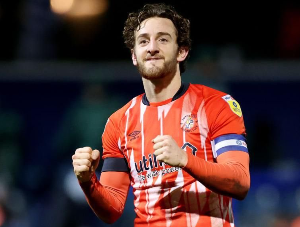Luton boss Rob Edwards has vowed his team are ready "to do it for Locks" as they prepare for their first match since captain Tom Lockyer's on-pitch cardiac arrest at Bournemouth last week. (X/@bozgabi)