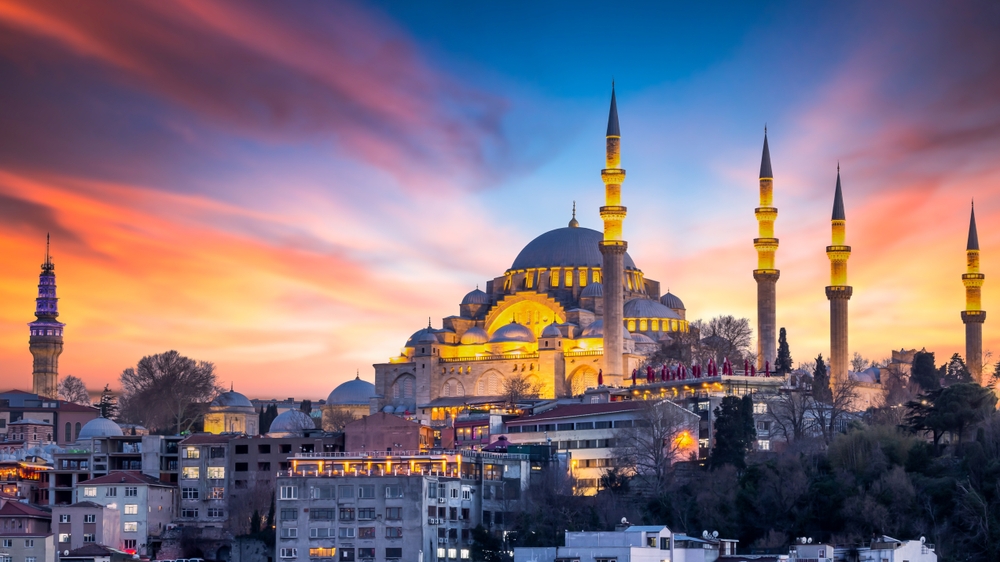 The citizens of the US, Canada, Bahrain, the UAE and Oman can also visit Turkiye for tourism without obtaining a visa in advance. Shutterstock
