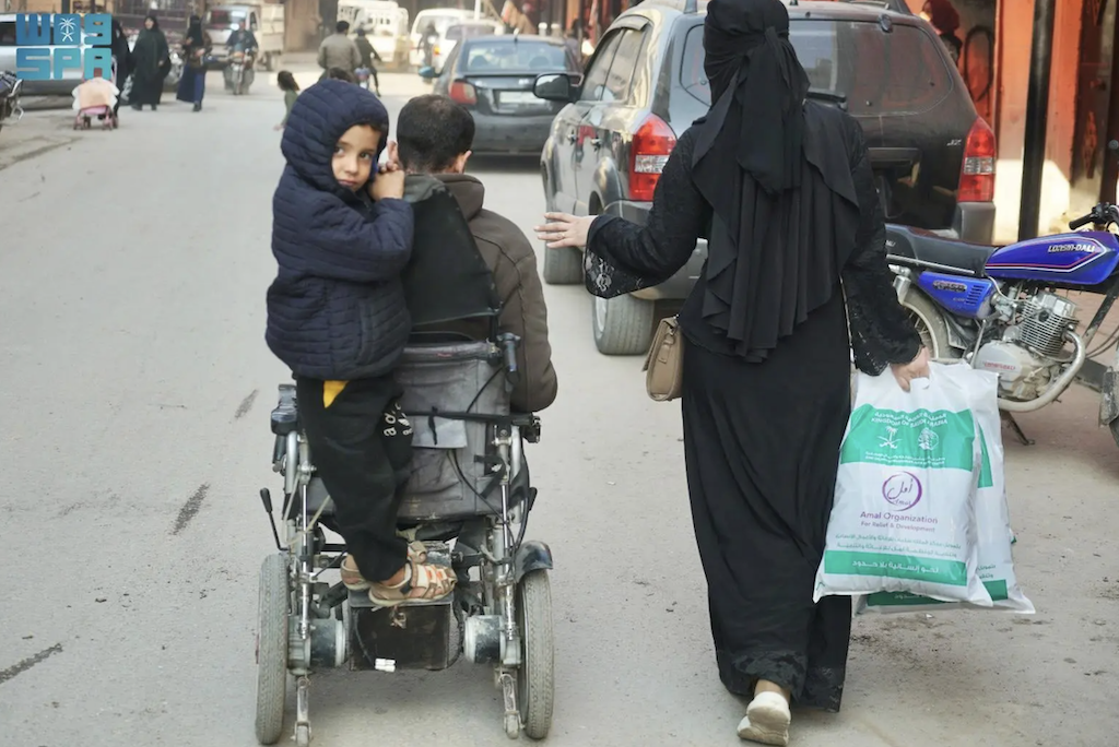KSrelief distributed 582 shopping vouchers in Lebanon that allowed recipients. (SPA)