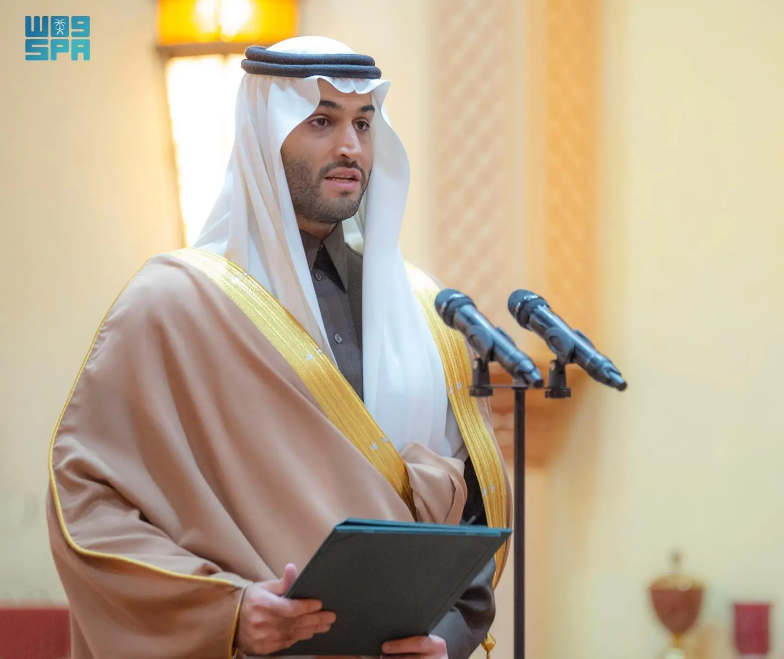 Saudi princes took the oath following the issuance of royal orders appointing them to their new positions. (SPA)