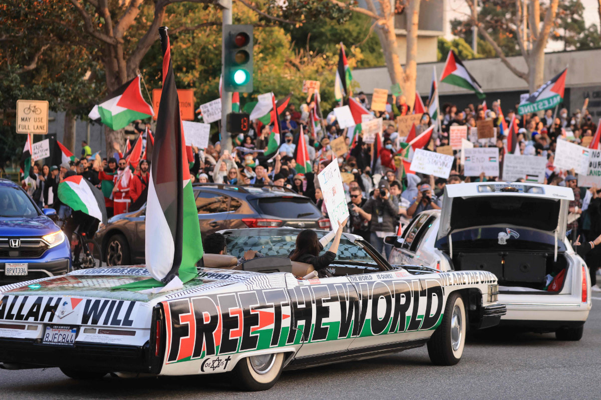 Dozens arrested as pro-Palestinian protests at two major US airports turn violent