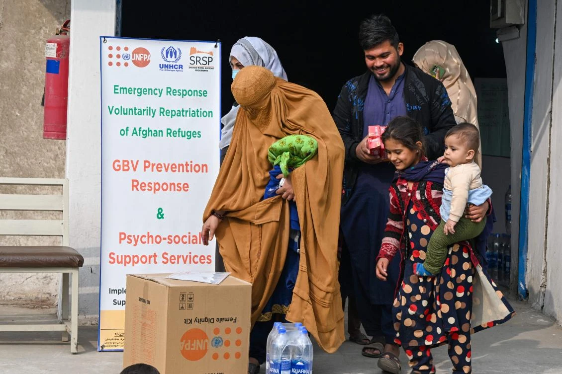 More than 370,000 Afghans have fled Pakistan since Octobar 1, after Pakistan vowed to expel more than a million undocumented refugees, mostly Afghans. (AFP)