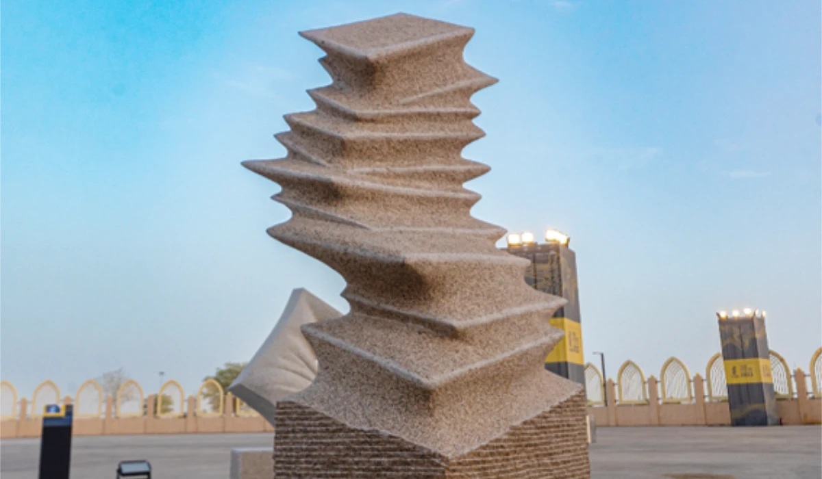 Qian Sihua’s ‘Harmony in Diversity’ (2023) expresses the power of form shaped by harmony and difference. (Riyadhart)