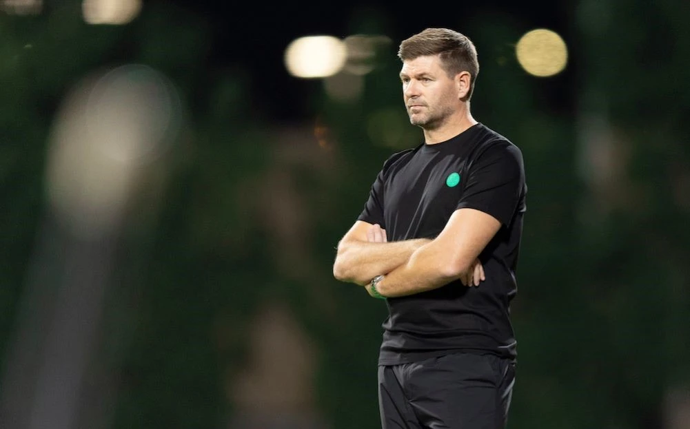 Steven Gerrard will be facing former Liverpool teammate Igor Biscan when Al-Ettifaq take on Al-Shabab. (X/@SPL_EN)