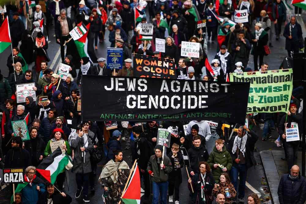 Tens of thousands march in London calling for Gaza ceasefire