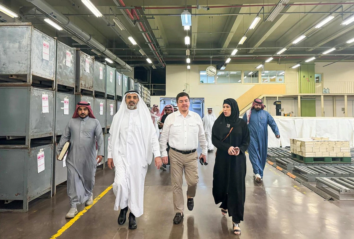 The grand mufti of Poland and head of the Supreme Council of the Muslim Religious Association, Tomasz Miskiewicz, toured the complex’s facilities and sections. (SPA)